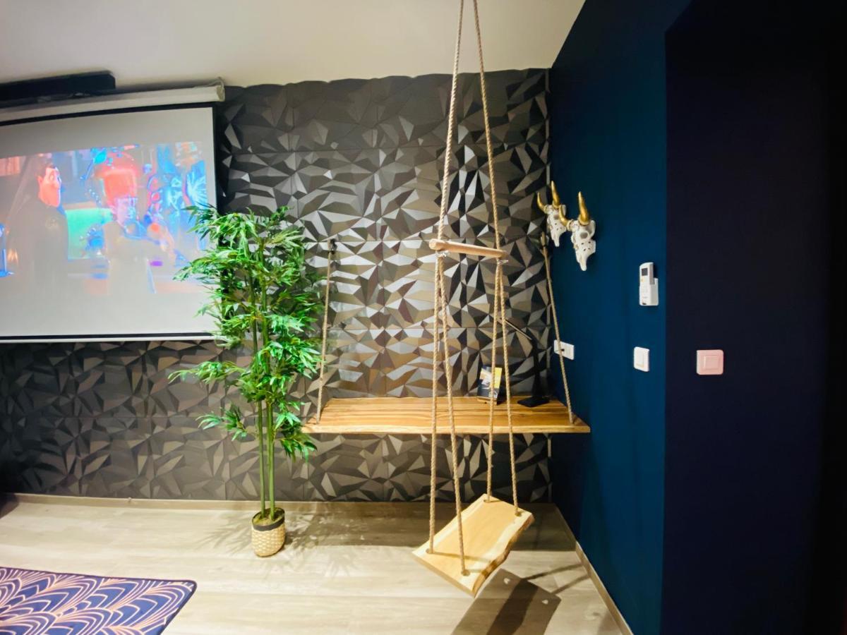 Capsule Temps Suspendu - Balneo, Home Cinema & Billard Valenciennes Exterior foto